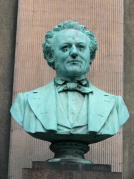 Vilh. Bissens buste af Steenstrup ved Københavns Universitet.